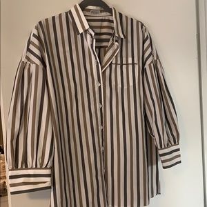 Button down shirt quarter length sleeves